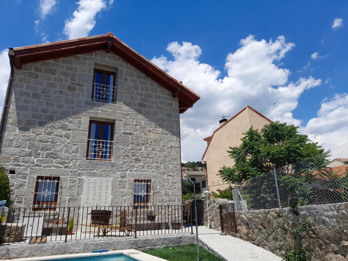 Casa Rural Del Tio Maino Becerril de la Sierra Bagian luar foto